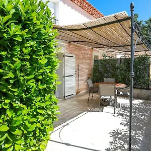  Hébergement de vacances Les Farigoules France